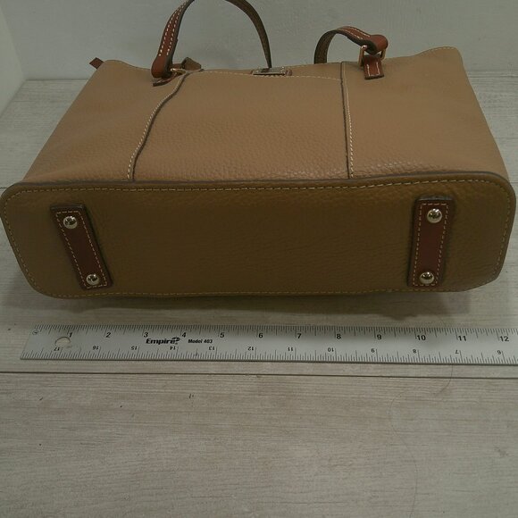 Dooney & Bourke Classic Minimalist Pebble Grain Camel Tan Leather Lexington Tote - Picture 9 of 9